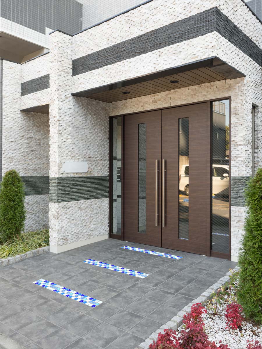 Entrance lighting, realized with AMADi luminous mosaic